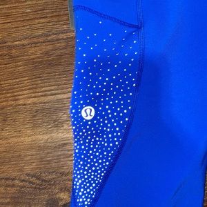 LULULEMON ROYAL BLUE CUTOFF LEGGINGS